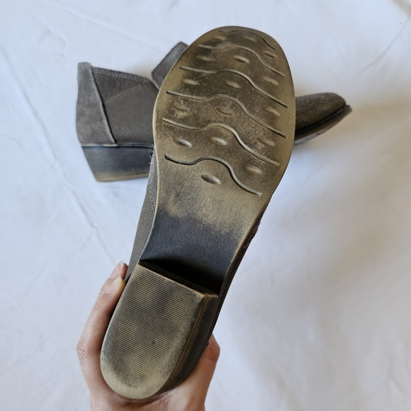 Vintage 7 Eight Jazlyn Suede Leather Spring Taupe Round toe Slip on Booties - Picture 8 of 8